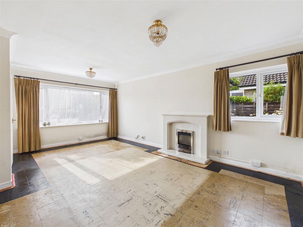 Property photo 3 of 19 Cam05476G0-Pr0320-Still002.Jpg