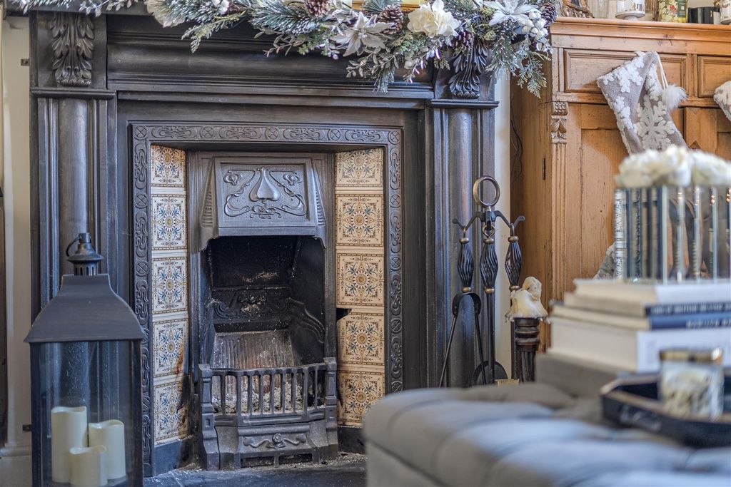 Property photo 3 of 36 Living Room