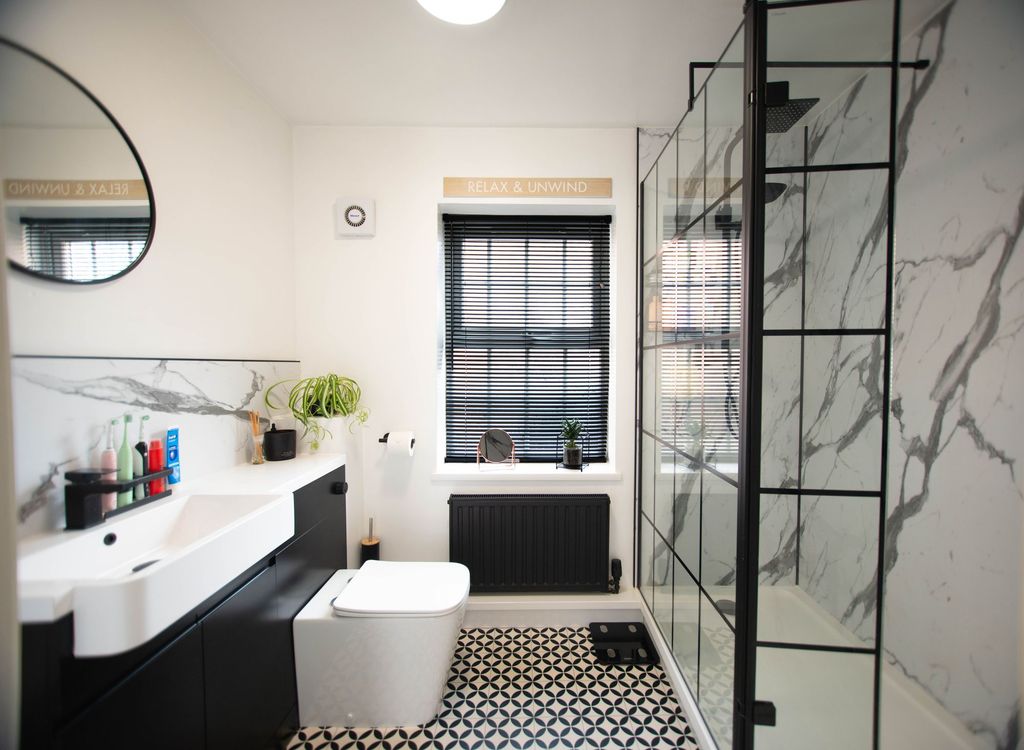 Property photo 2 of 13 Bathroom