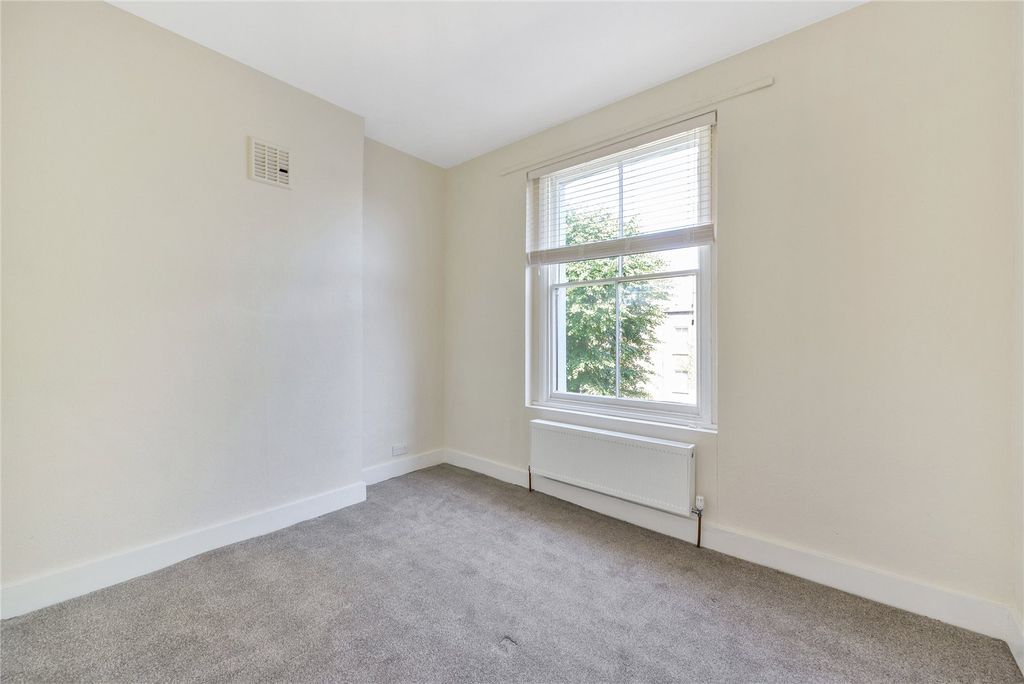 Property photo 3 of 9 Picture No. 05