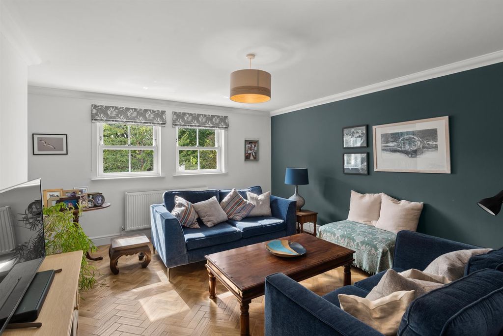 Property photo 2 of 42 223Aearlhamrd-027.Jpg