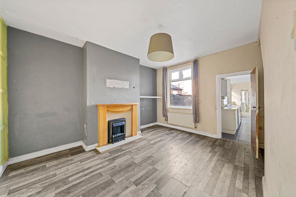 Property photo 3 of 18