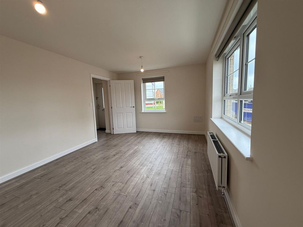 Property photo 1 of 74 1A85c356-67B1-4750-9Ba2-4A5c3B018d72.Jpg
