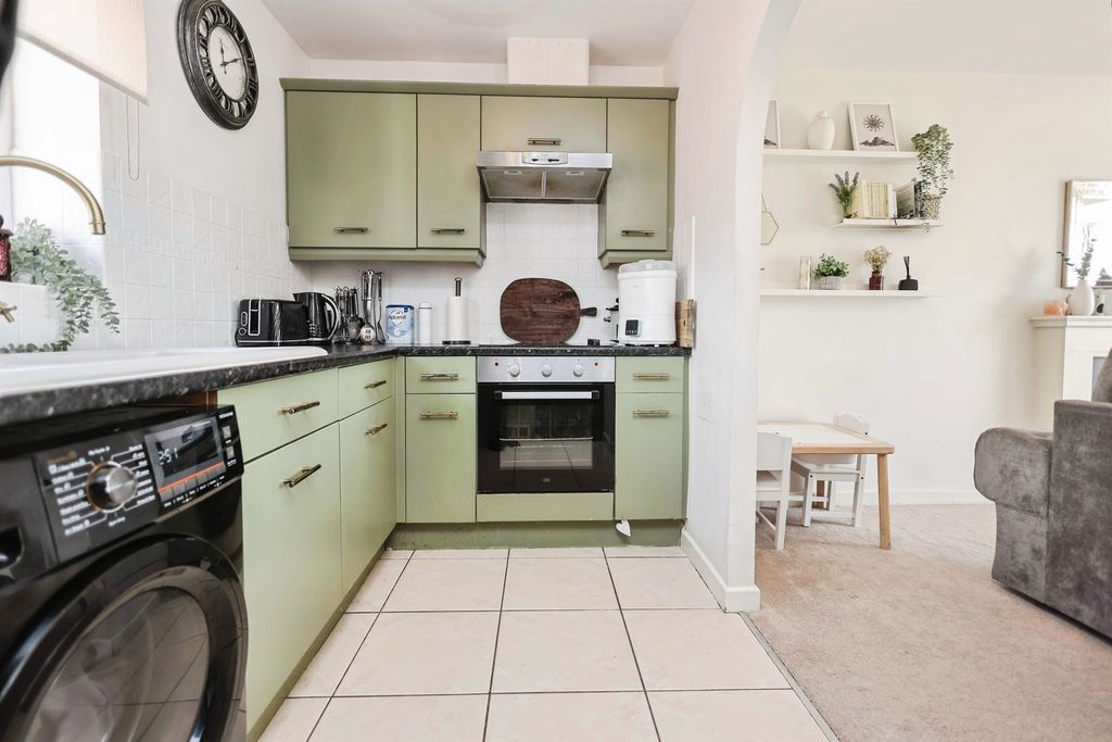 Property photo 3 of 17
