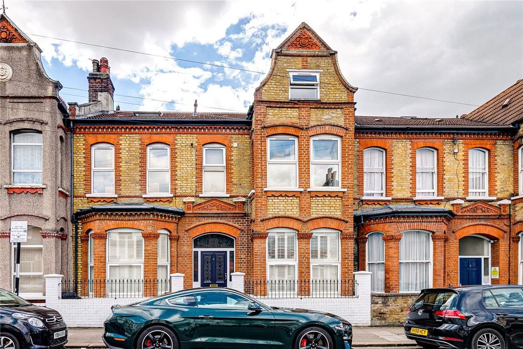 Property photo 1 of 6