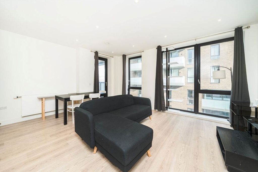 Property photo 2 of 6