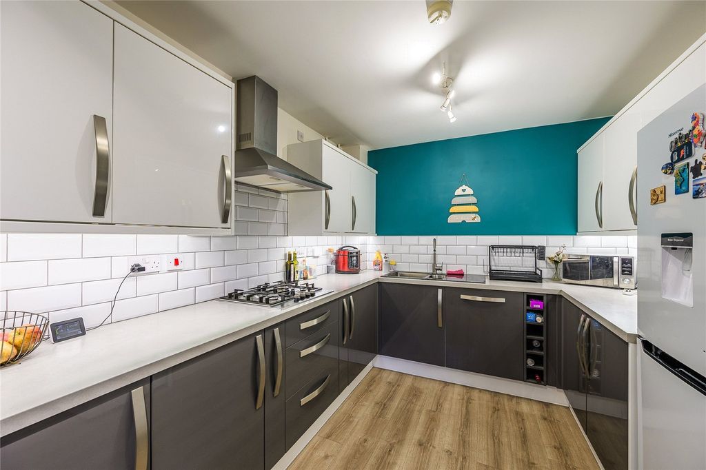 Property photo 3 of 24 Picture No. 23