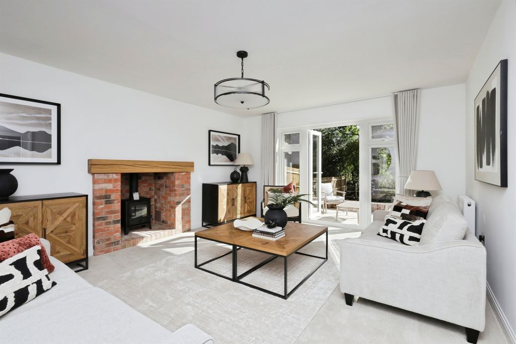 Property photo 2 of 18