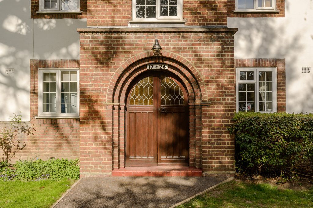 Property photo 2 of 8