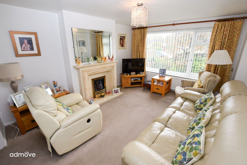 Property photo 3 of 18 Photo 9