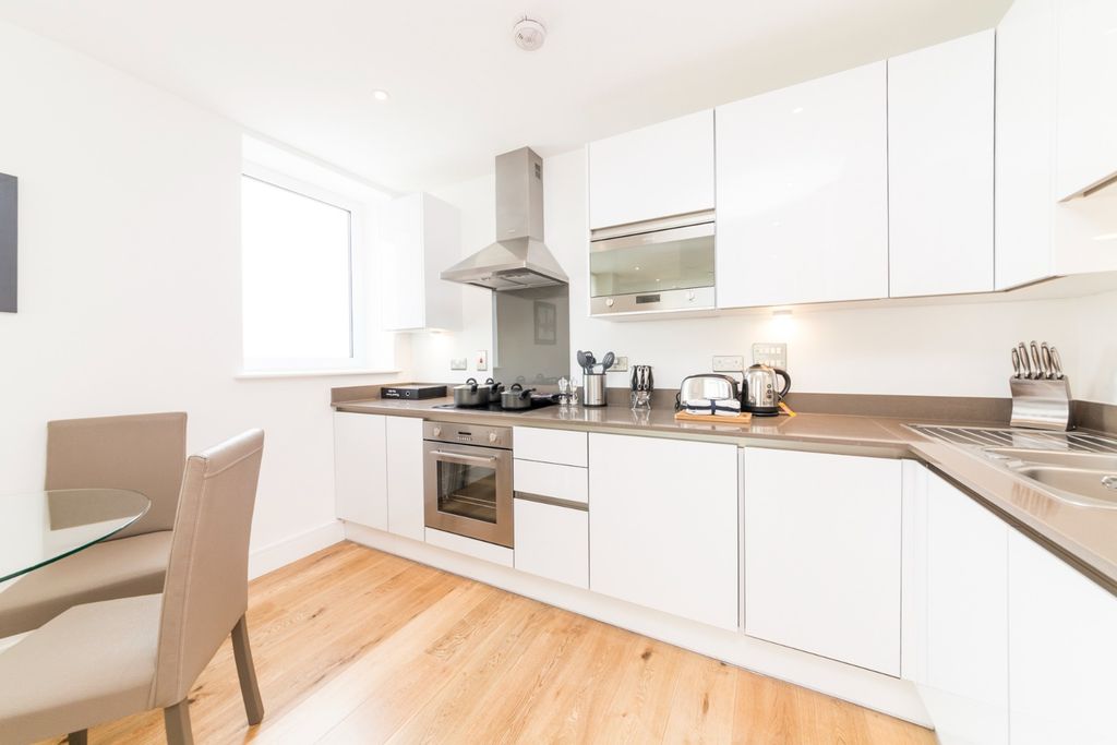 Property photo 2 of 17 4738451