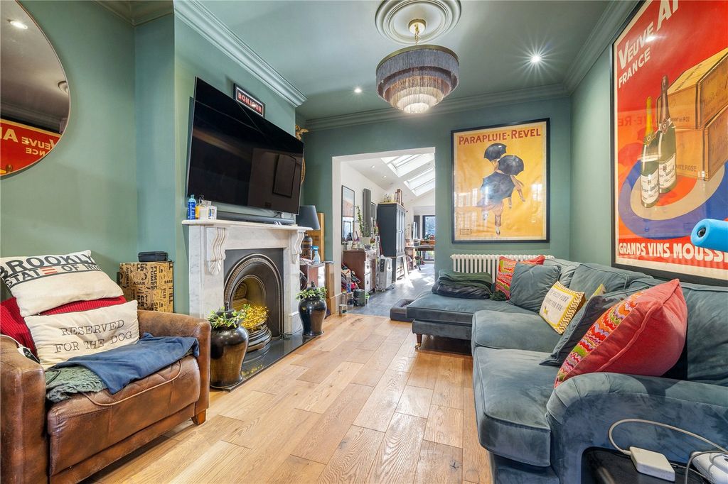 Property photo 2 of 18 Reception