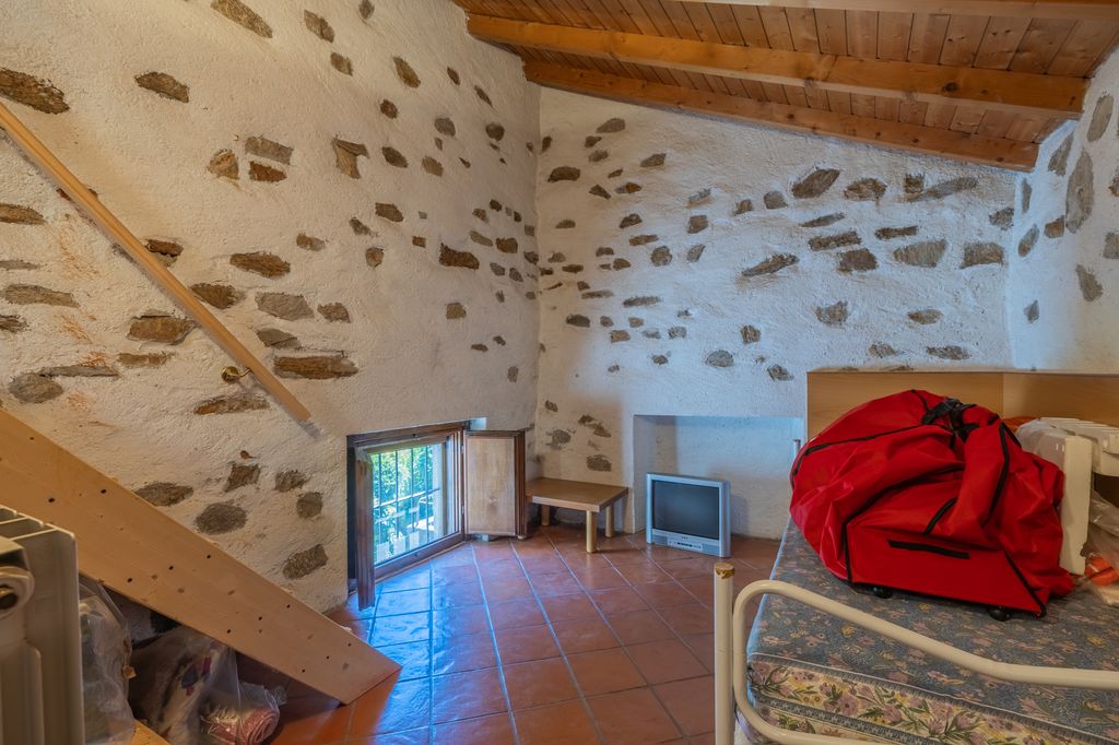 Property photo 2 of 41