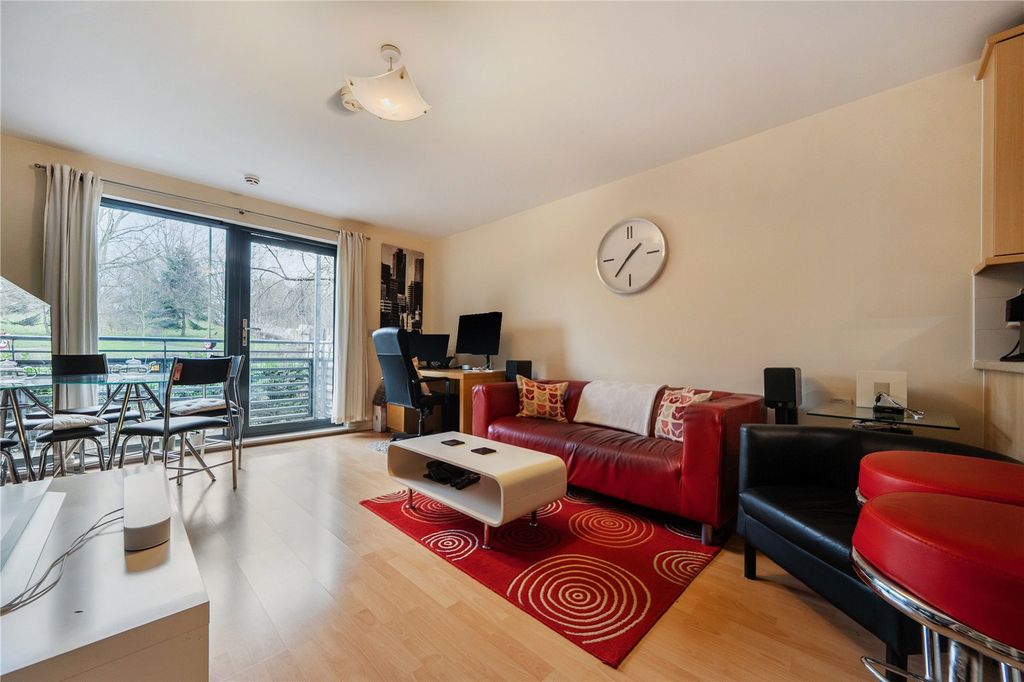 Property photo 1 of 16 Picture No. 13