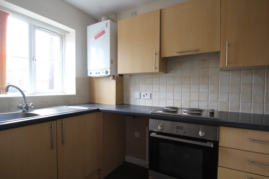 Property photo 3 of 6 Kitchen