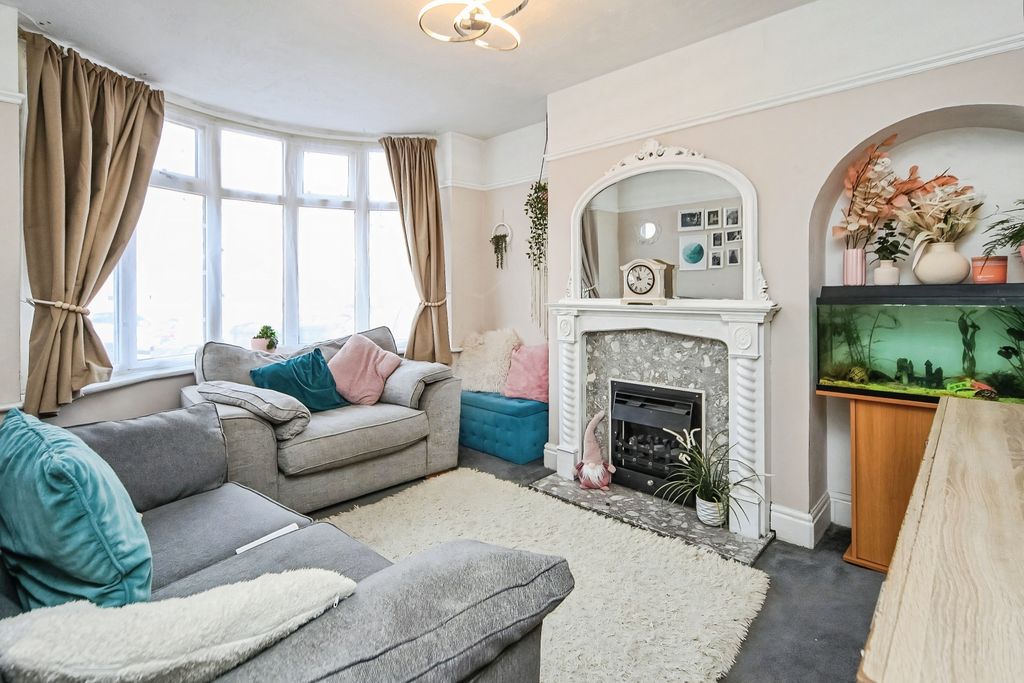 Property photo 2 of 28 Ce03d11d-Image00001.Jpg