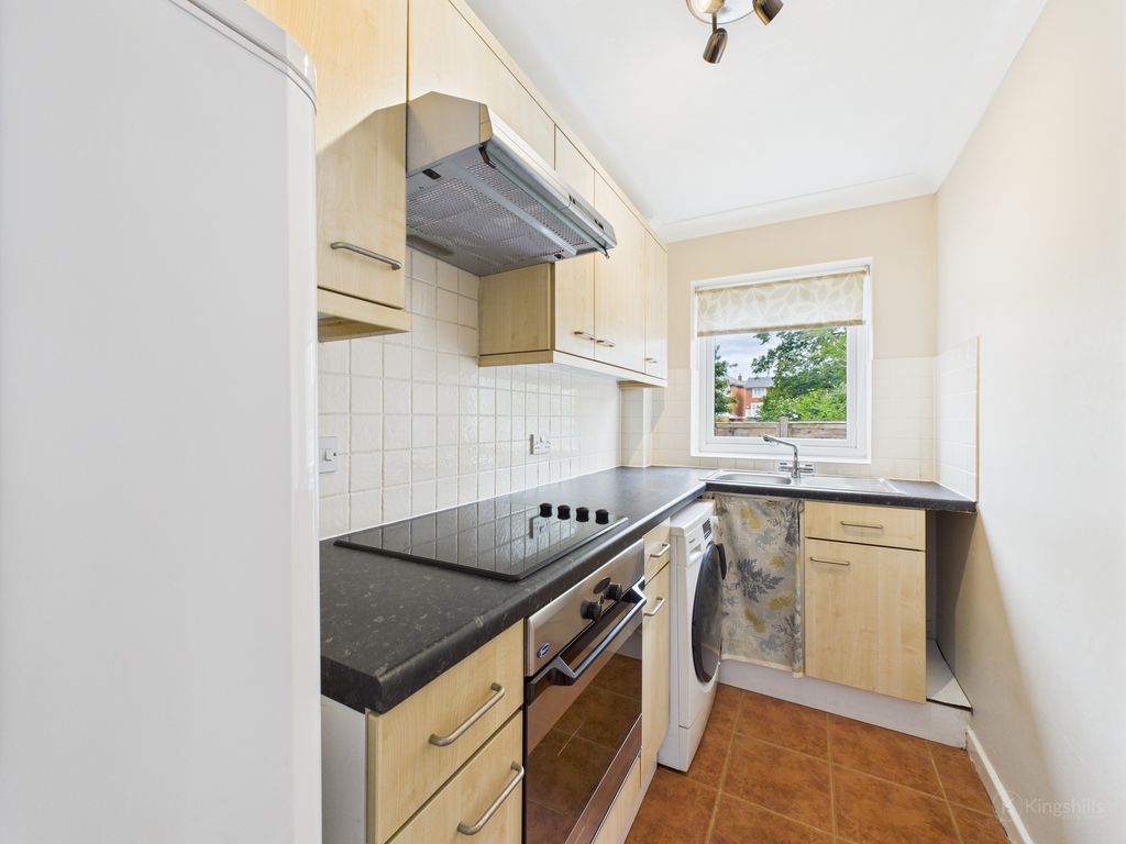 Property photo 2 of 7 Cam02136G0-Pr0442-Still009