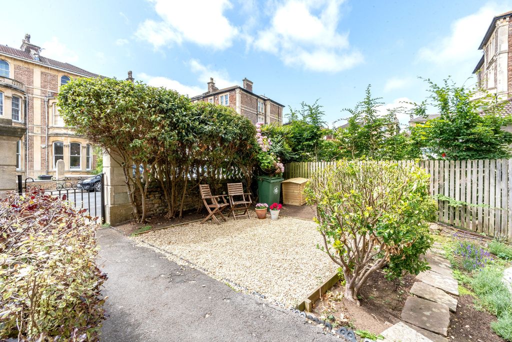 Property photo 3 of 12 Photo 16