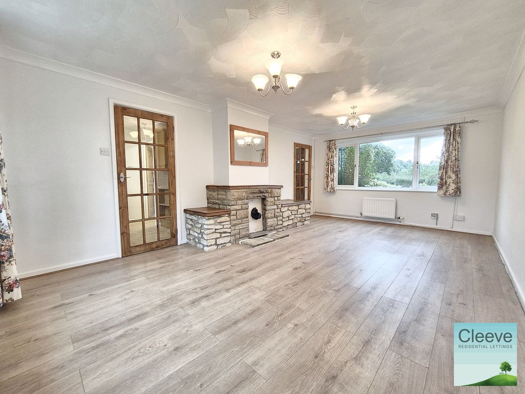 Property photo 3 of 13 1000024428