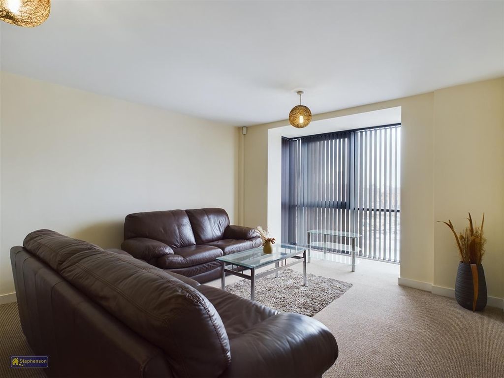 Property photo 2 of 11 Lounge