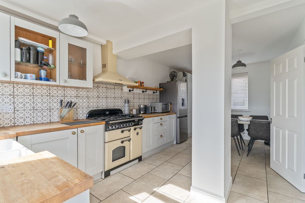 Property photo 3 of 26