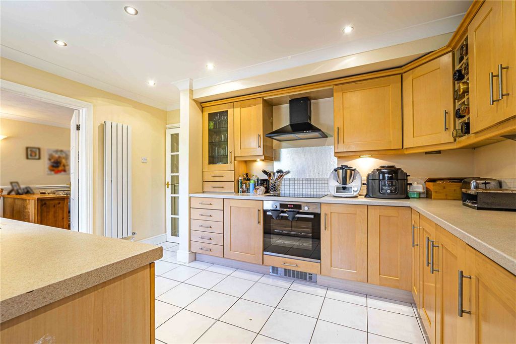 Property photo 2 of 13 Picture No. 18