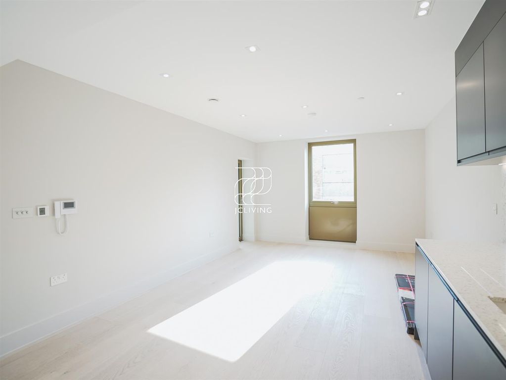 Property photo 1 of 13 Cn3201.10.Jpg