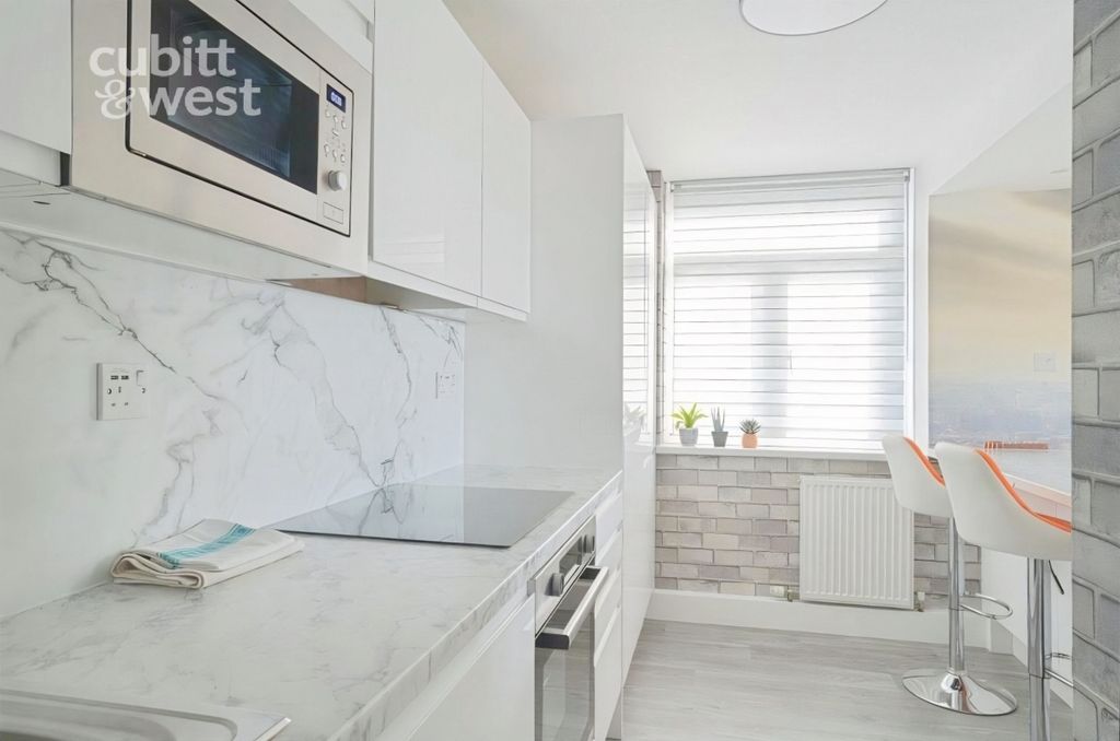 Property photo 3 of 13 Shared Kitchen