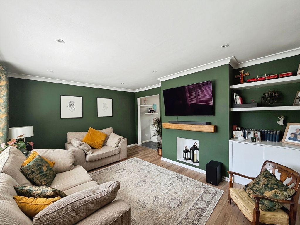 Property photo 3 of 19 Pbox-Img.Jpg
