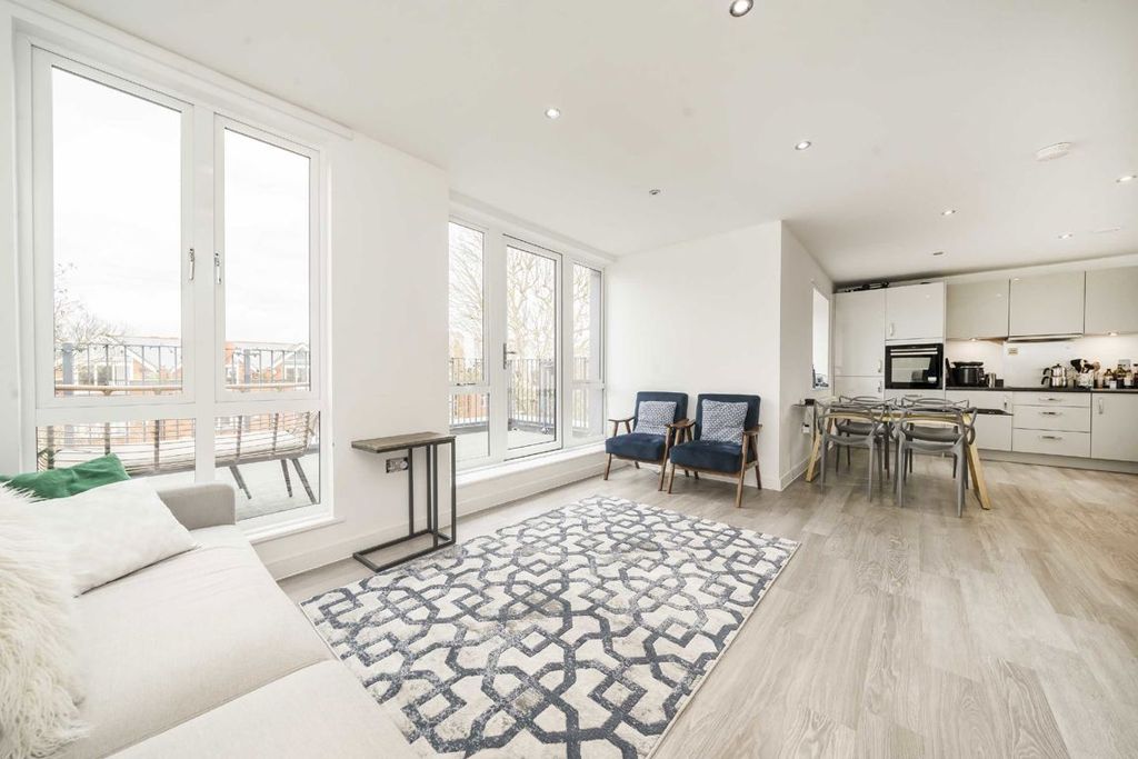 Property photo 2 of 6