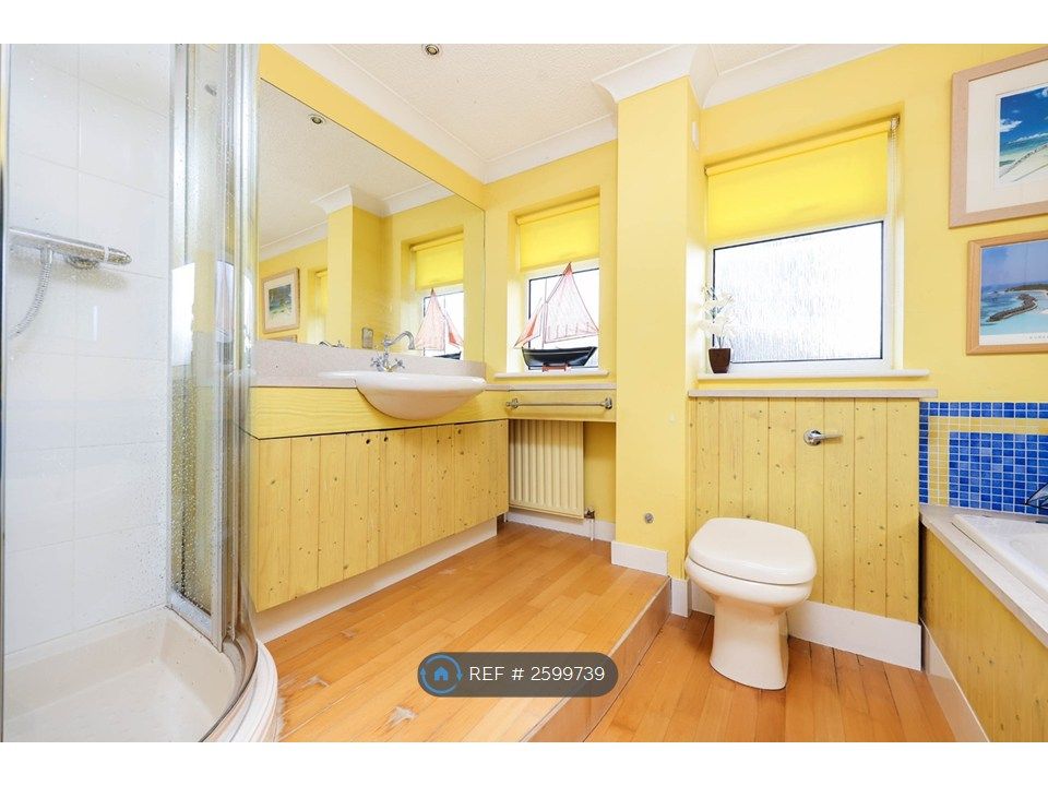 Property photo 3 of 10 Main Bathroom