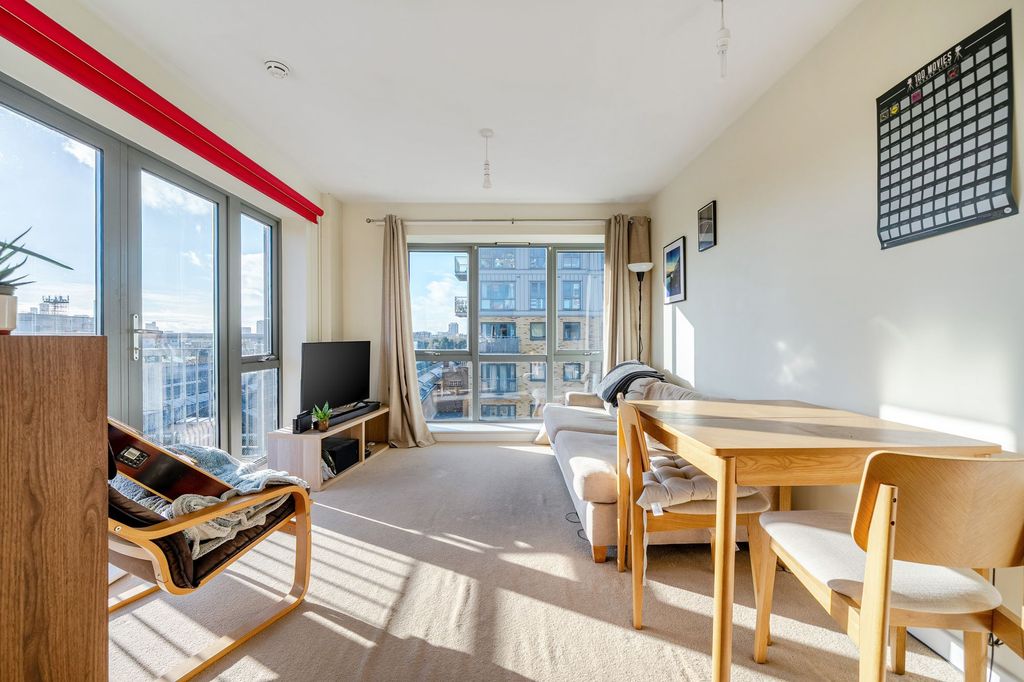 Property photo 3 of 16 Living Room