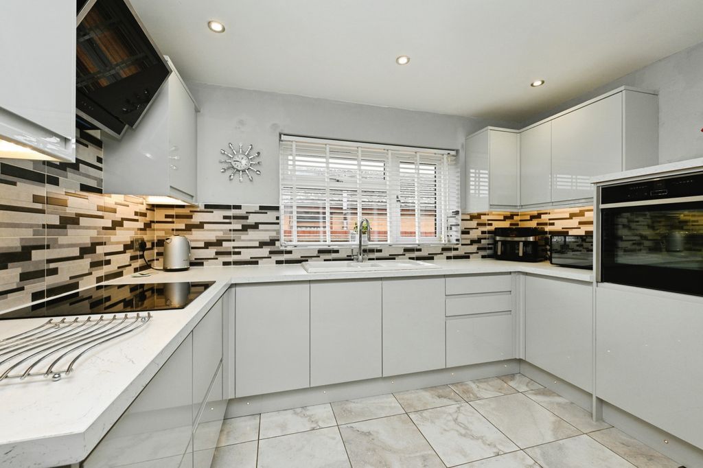 Property photo 2 of 19 Photography