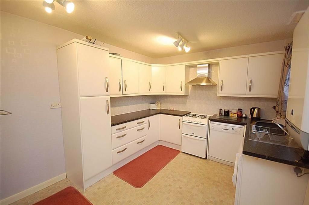 Property photo 3 of 7 Kitchen.Jpg