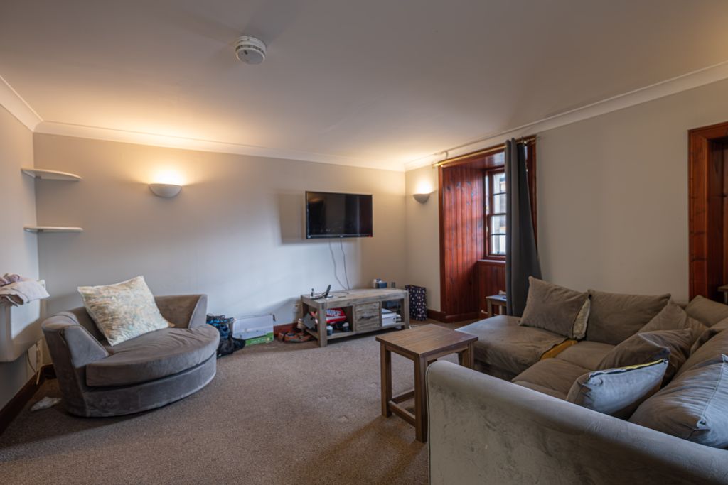 Property photo 3 of 26