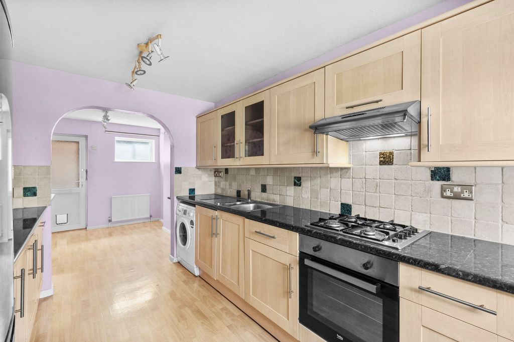 Property photo 3 of 14