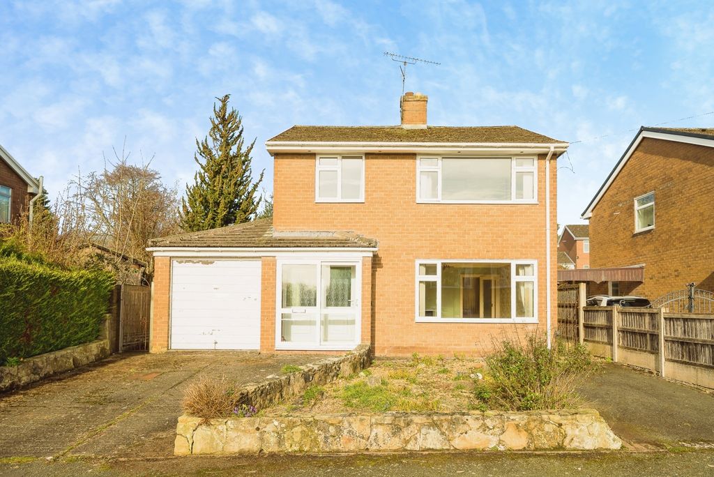 Property photo 1 of 20 Front