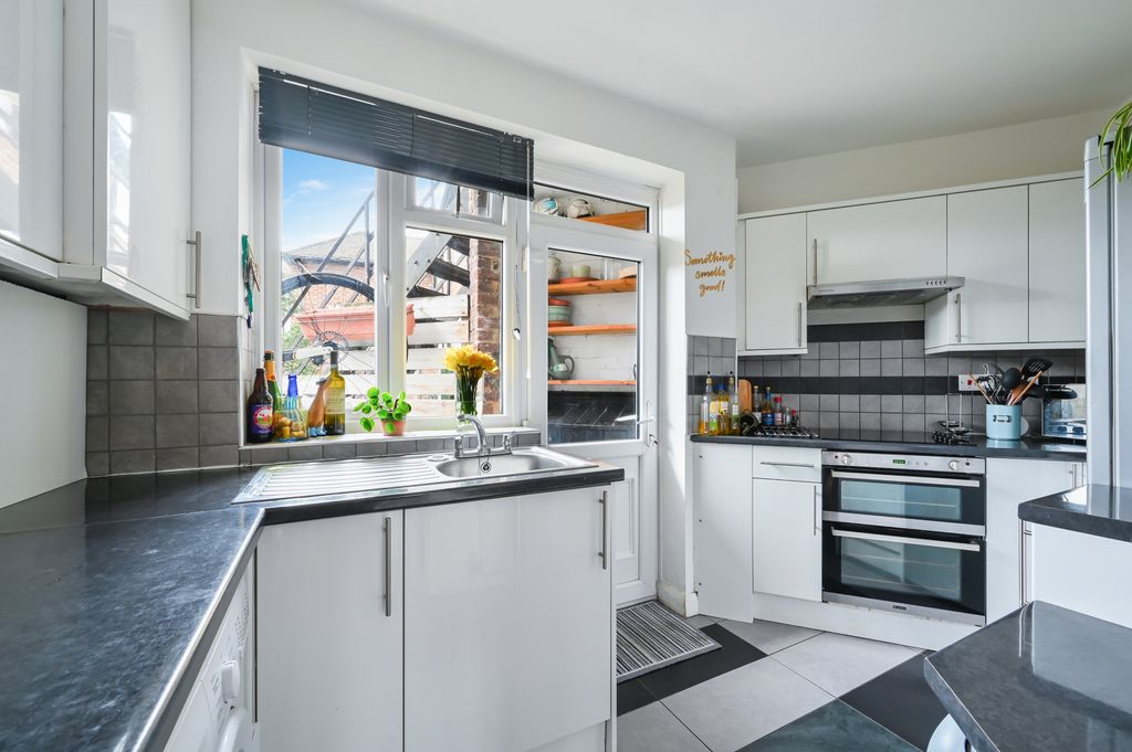 Property photo 3 of 15 Picture No. 13