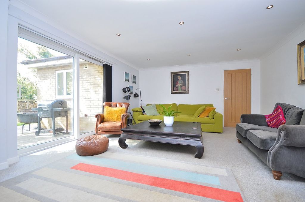 Property photo 2 of 17