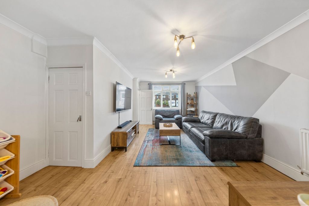 Property photo 2 of 20