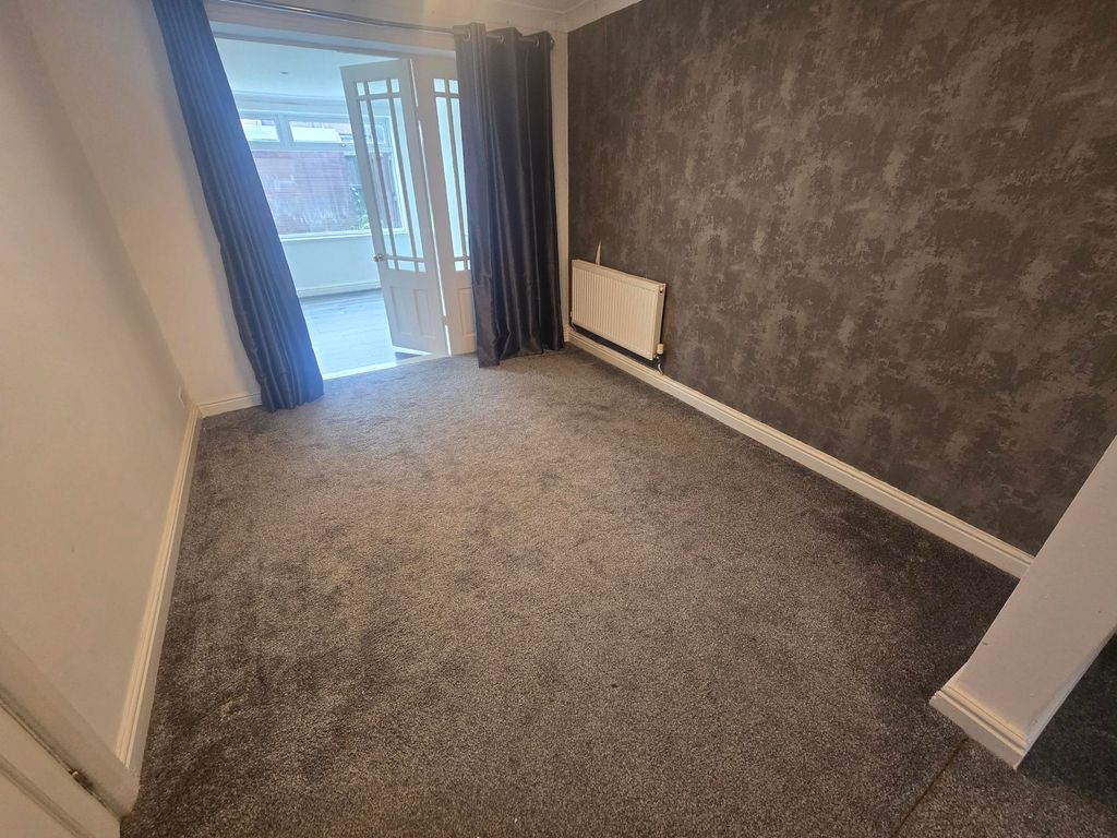 Property photo 3 of 17 Image