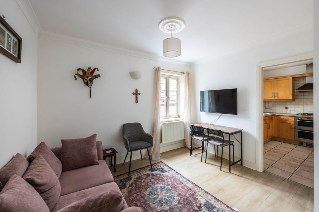 Property photo 2 of 12