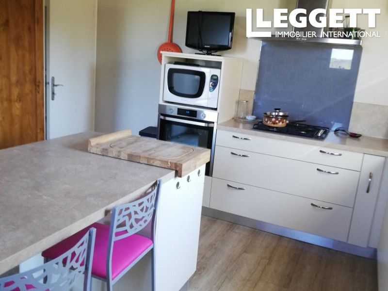 Property photo 3 of 10