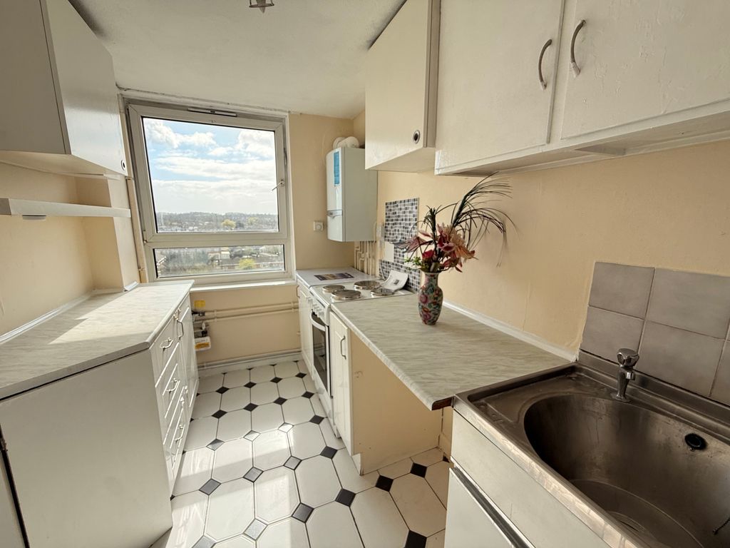 Property photo 3 of 7 Bathroom