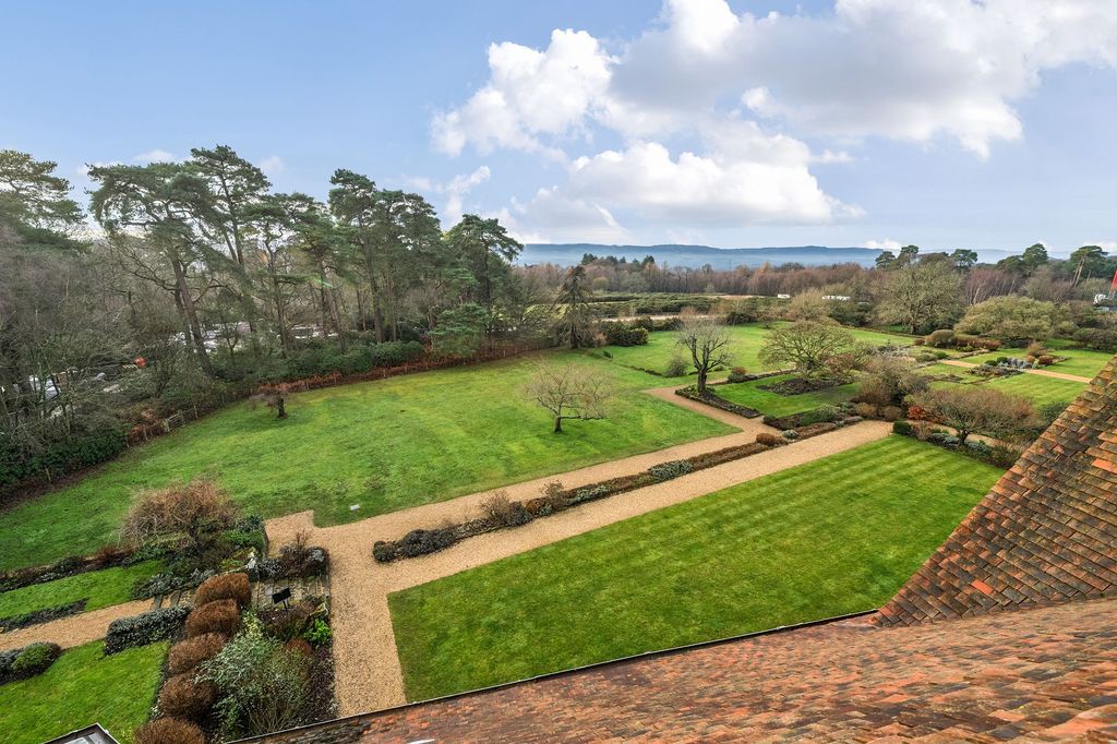 Property photo 3 of 23 Views