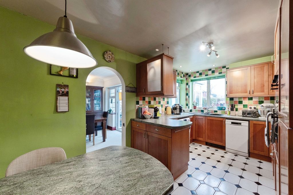 Property photo 2 of 20