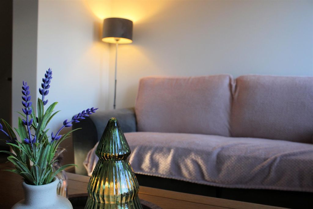 Property photo 2 of 19 Lounge Lifestyle