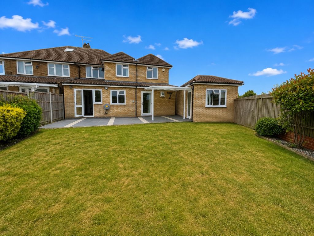 Property photo 2 of 18 5301571