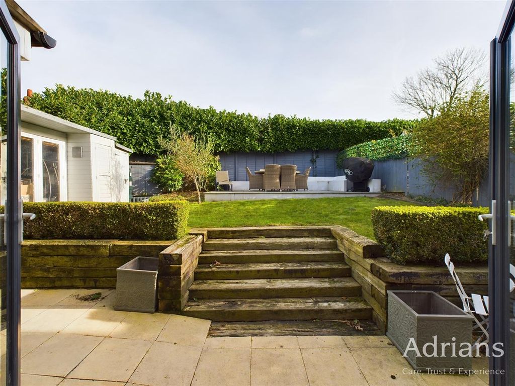 Property photo 3 of 33
