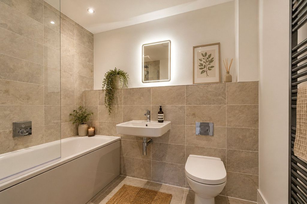 Property photo 3 of 17 Bathroom
